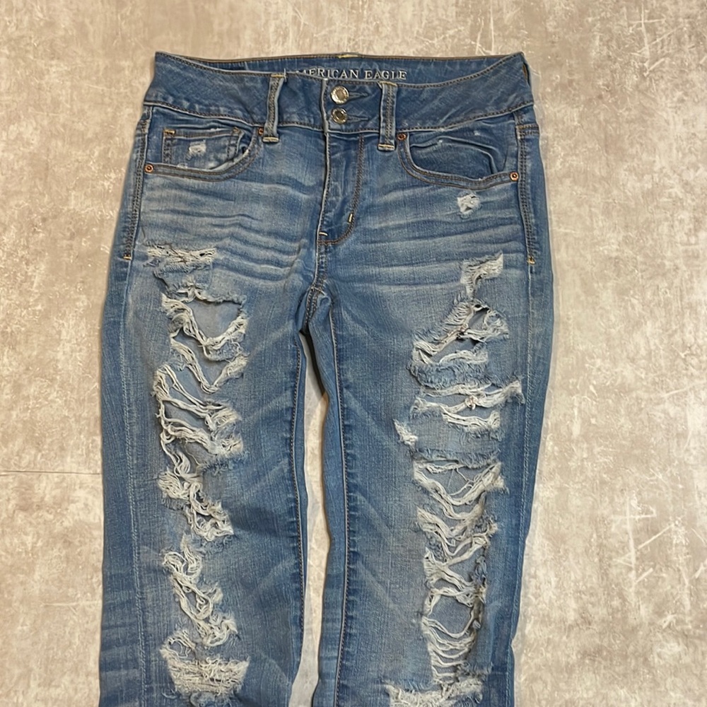 American Eagle Cropped Hem Jeans